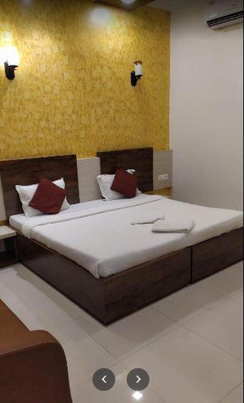 7Bhk Villa With Wonderful View And Good Food Lonavala Bagian luar foto